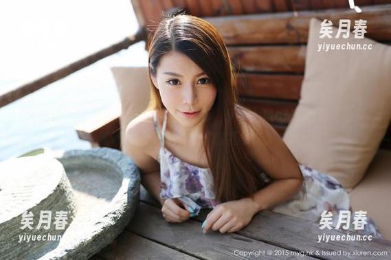 美媛馆-伊小七MoMo 美媛馆 - 一定是有东西要靠脸才行,伊小七MoMo的美足写真集,下载吧,看你能扛多久。