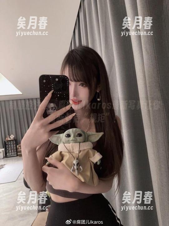 腐团儿Ikaros 制服控注意:腐团儿Ikaros最新写真让你重新看待“规矩”!