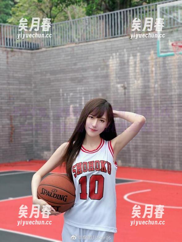 腐团儿Ikaros 不得不说,这组双人写真福利,腐团儿Ikaros和小伙伴的神仙搭档默契满分!