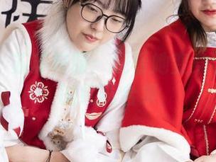 袜啵啵 – 苏苏校服：观看她变身学生时代的纯真合集