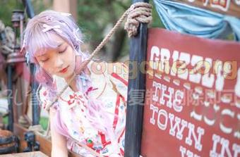 夏天来了，西瓜少女的美图就像冒出泡泡的汽水，爽到心底。