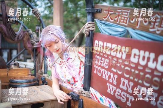 西瓜少女 夏天来了,西瓜少女的美图就像冒出泡泡的汽水,爽到心底。
