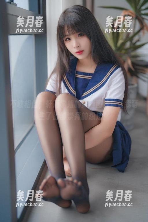 轩萧学姐 不敢相信,轩萧学姐的美脚图片竟让我萌生了脚部崇拜的想法!