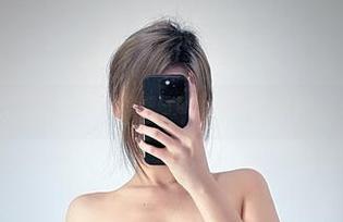 微密圈 – 火红与性感的邂逅，免费图包里的醇子小姨真让人想借个衣服！