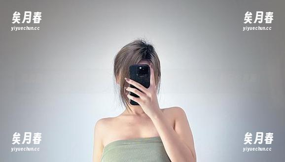 醇子小姨 微密圈 - 火红与性感的邂逅,免费图包里的醇子小姨真让人想借个衣服!