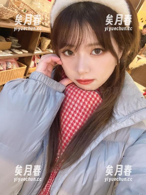 闪月半 学妹的cos衣服拼接——闪月半分享她的DIY挑战!
