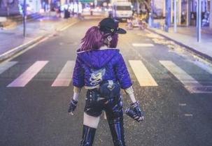 一窥阿薰kaOri写真，黑太子合集中的轻松玩味