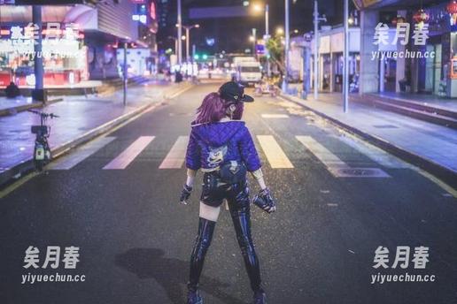一窥阿薰kaOri写真，黑太子合集中的轻松玩味