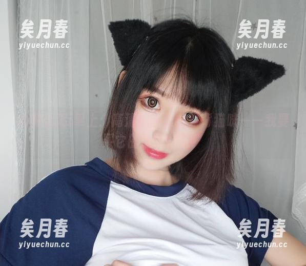 由雯粥粥i奉上：高清原图里的露背猫咪——我要买它的猫粮打工！