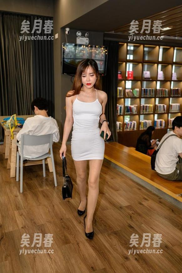 魔镜街拍-萌宝儿 魔镜街拍 - 萌宝儿在商业广场,包臀裙重修经典写真步骤